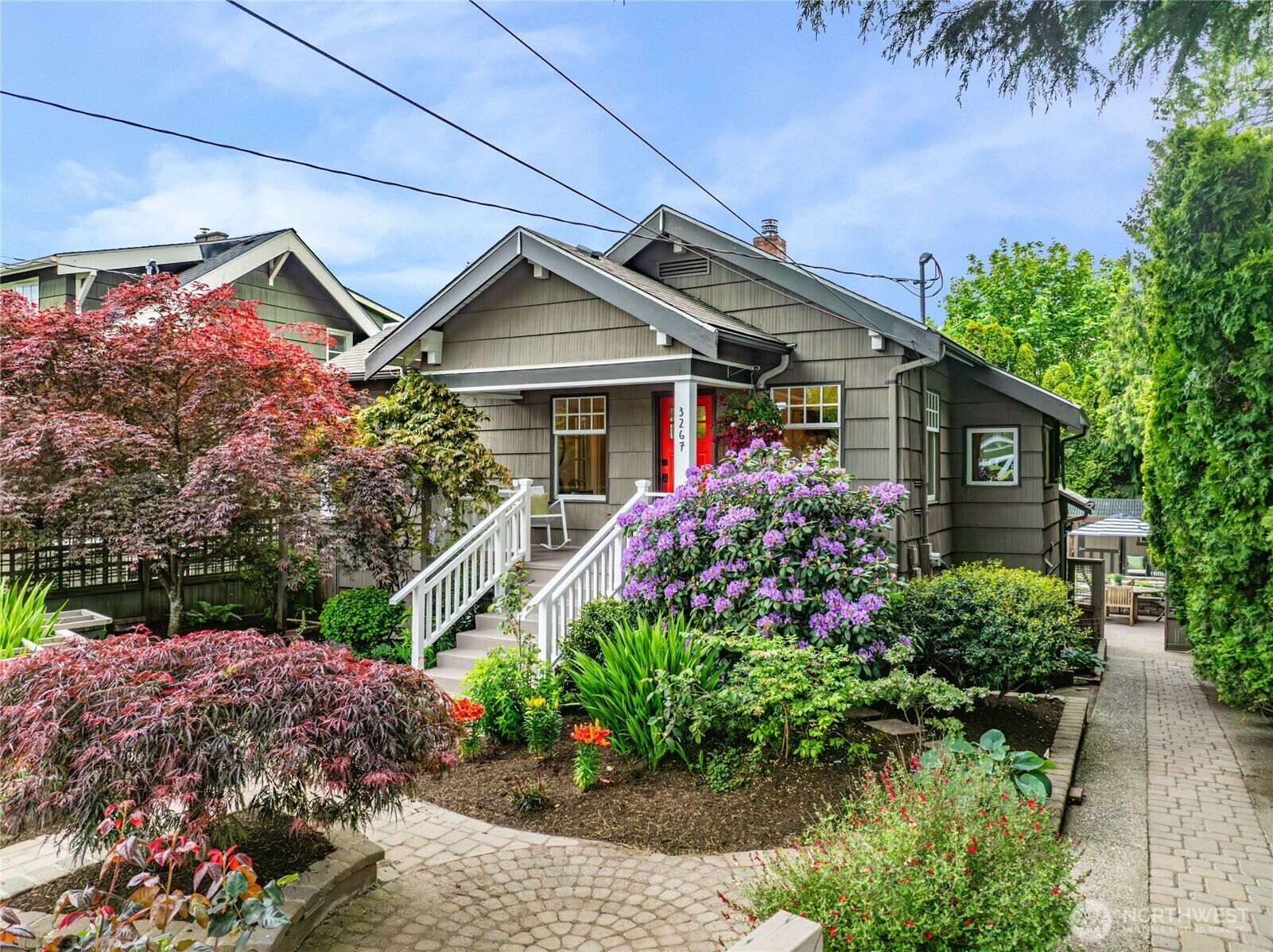 Property Photo: 3267 39th Avenue SW WA 98116