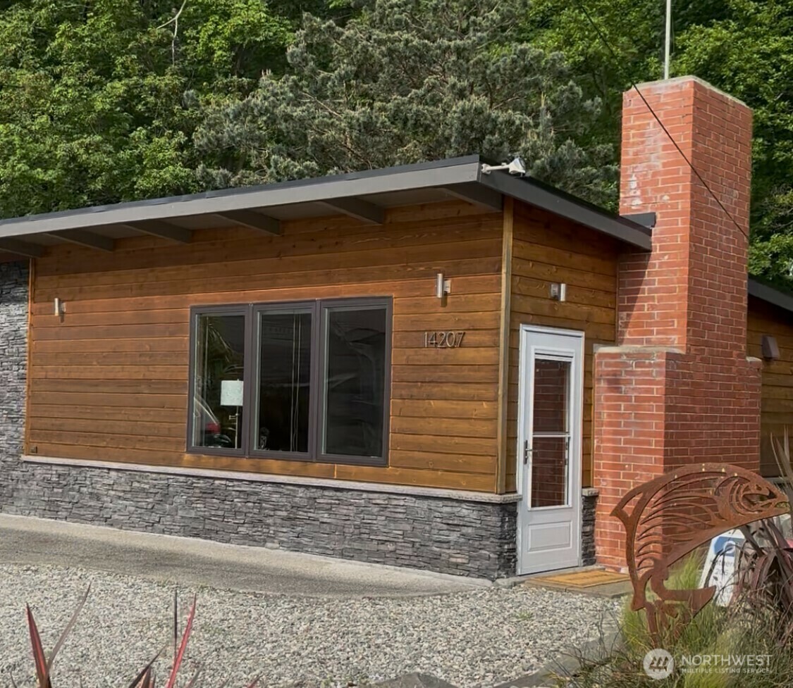 14207  Evergreen Way  Stanwood WA 98292 photo