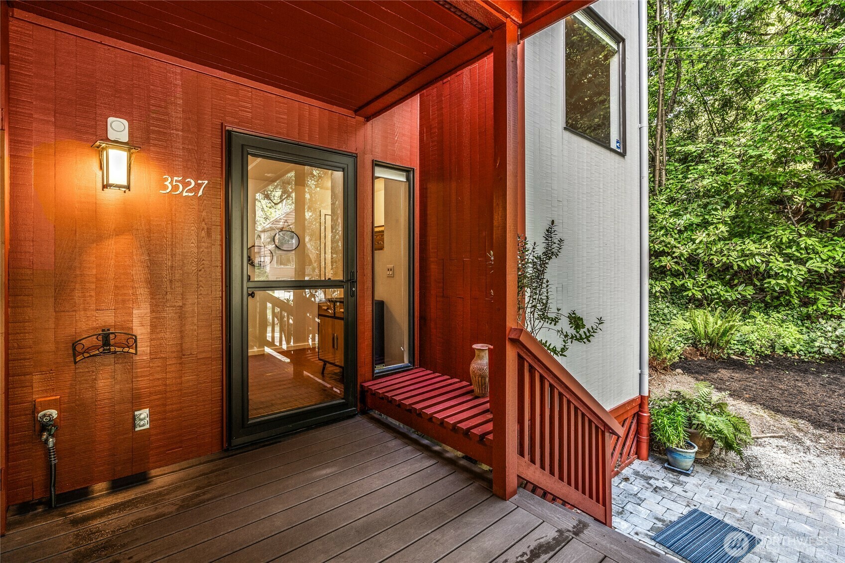 Property Photo: 3527 E Spruce Street WA 98122