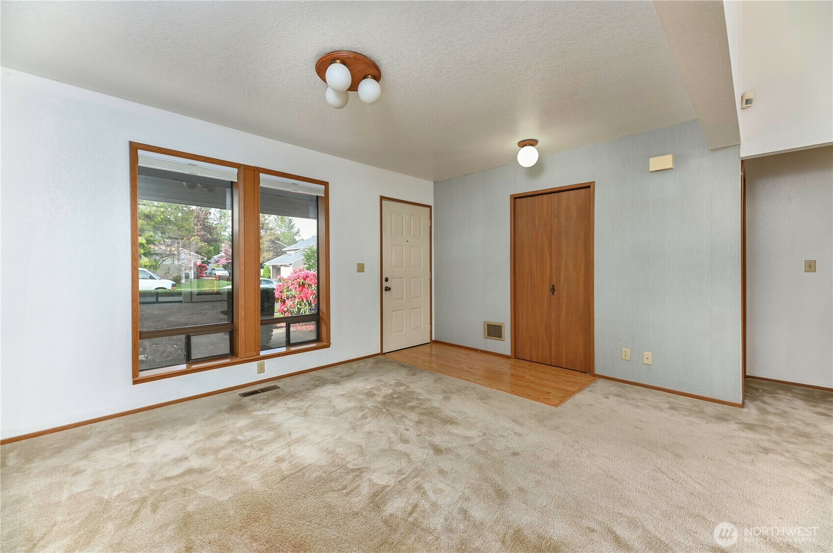 Property Photo: 2810 Firwood Lane 206 WA 98273