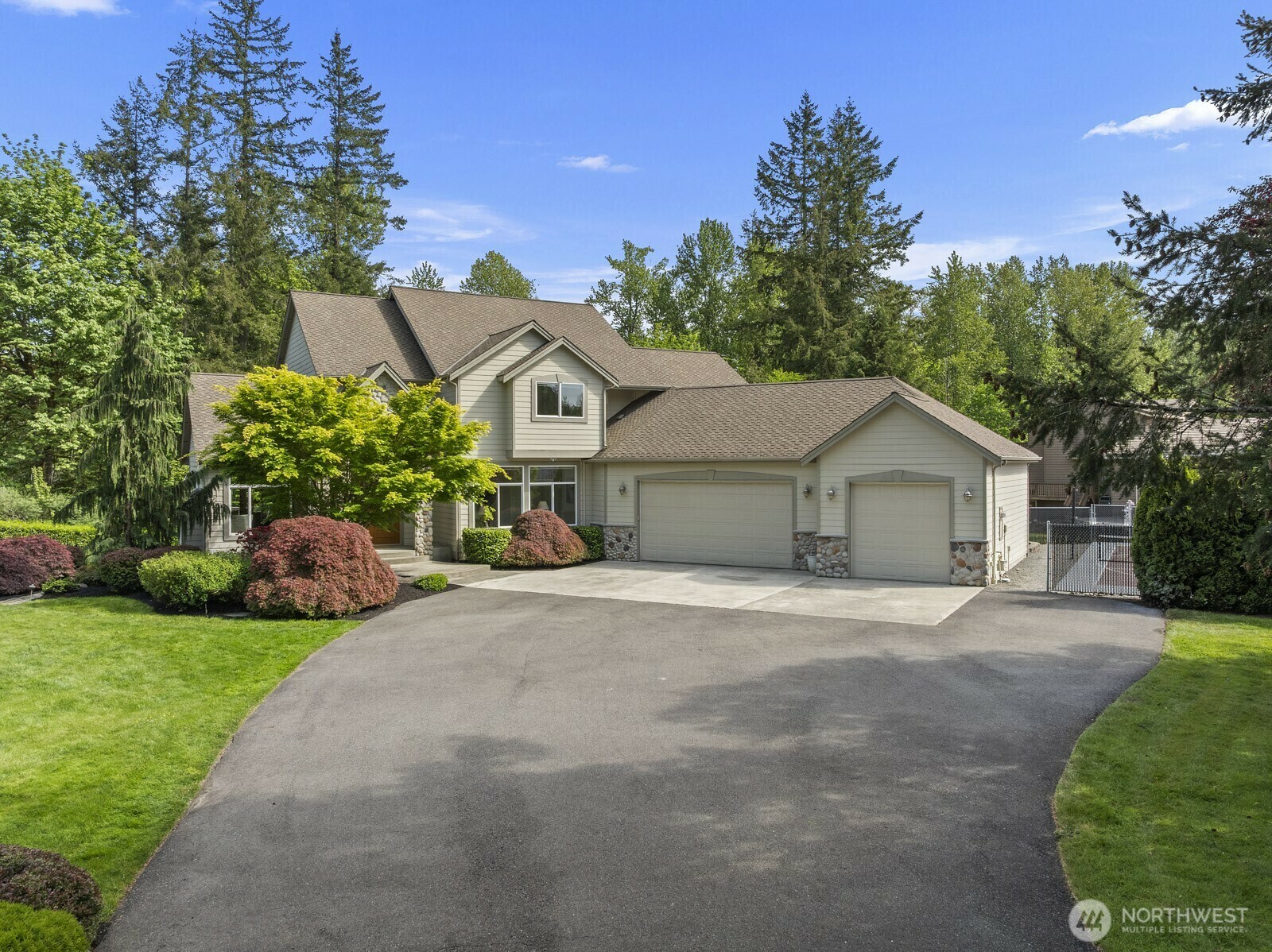 Property Photo: 4548 332nd Avenue SE WA 98024