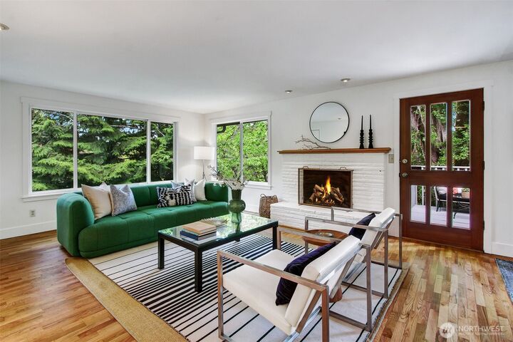 Property Photo:  425  31st Avenue  WA 98122 