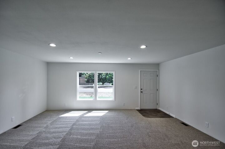 Property Photo:  2748  Bona Vista Drive SW  WA 98512 