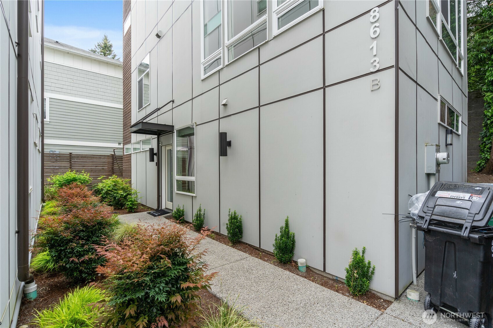 8613  23rd Avenue NE B  Seattle WA 98115 photo