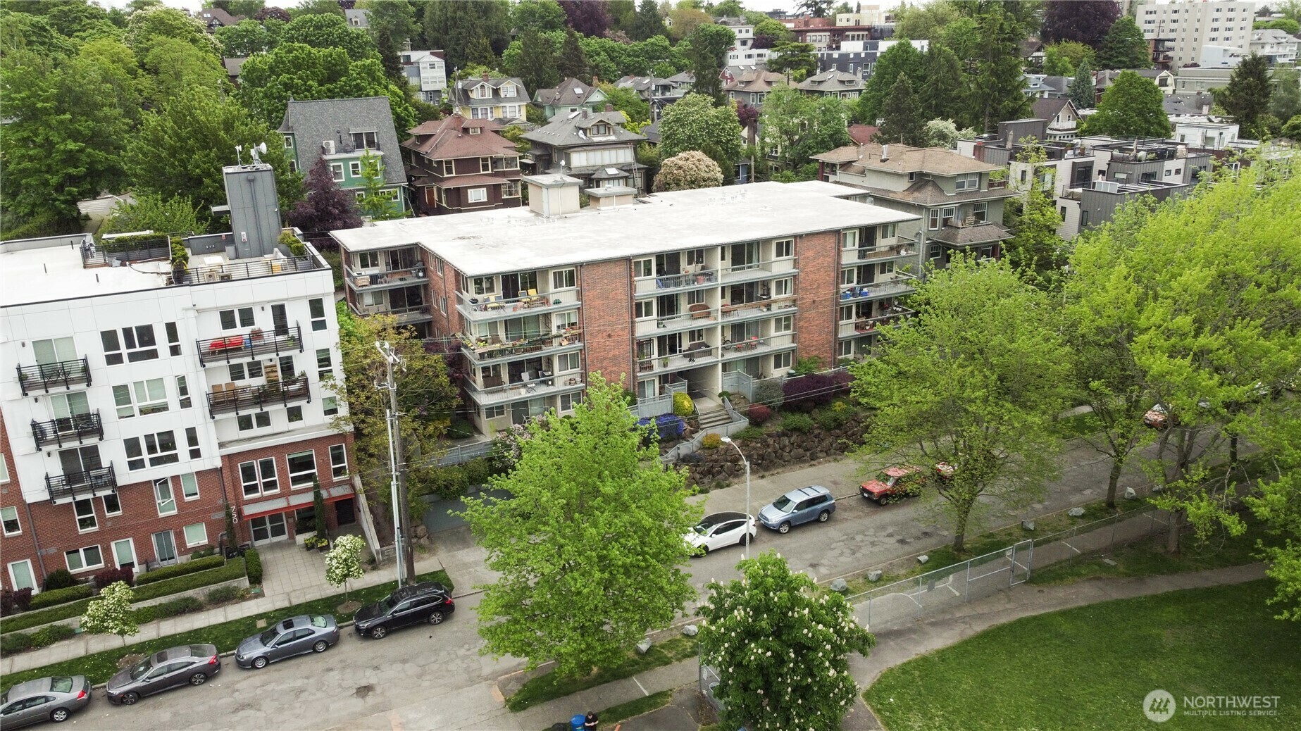 732  11th Avenue E 302  Seattle WA 98102 photo