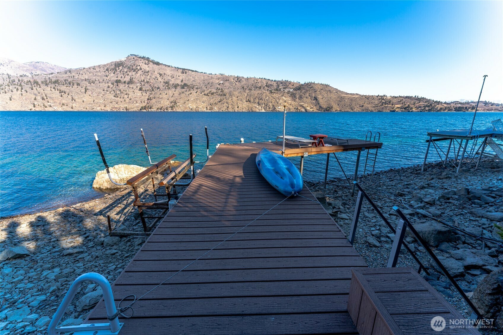 Property Photo: 15137 S Lakeshore Road WA 98816