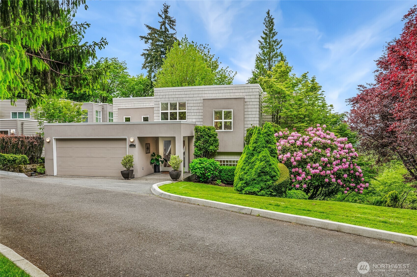Property Photo: 11120 NE 106th Place WA 98033