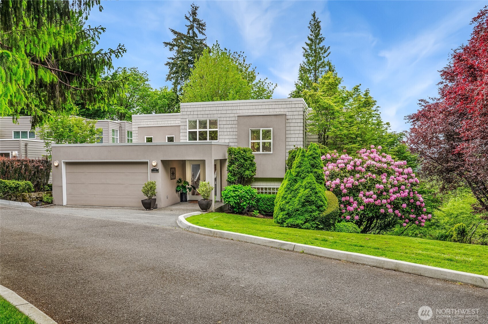 Property Photo: 11120 NE 106th Place WA 98033