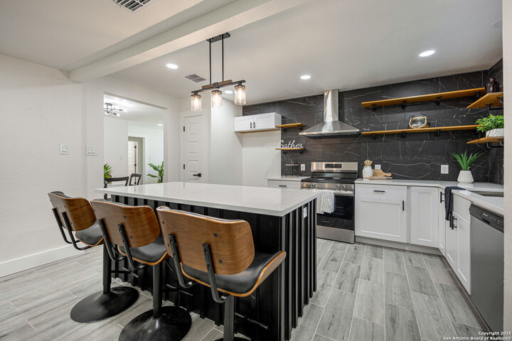 123 Marchmont  San Antonio TX 78213 photo