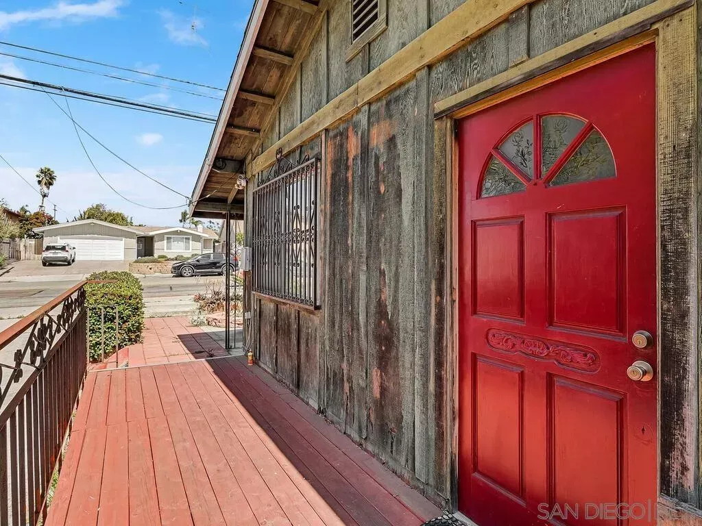 Property Photo: 1212 Fifth Ave CA 91911