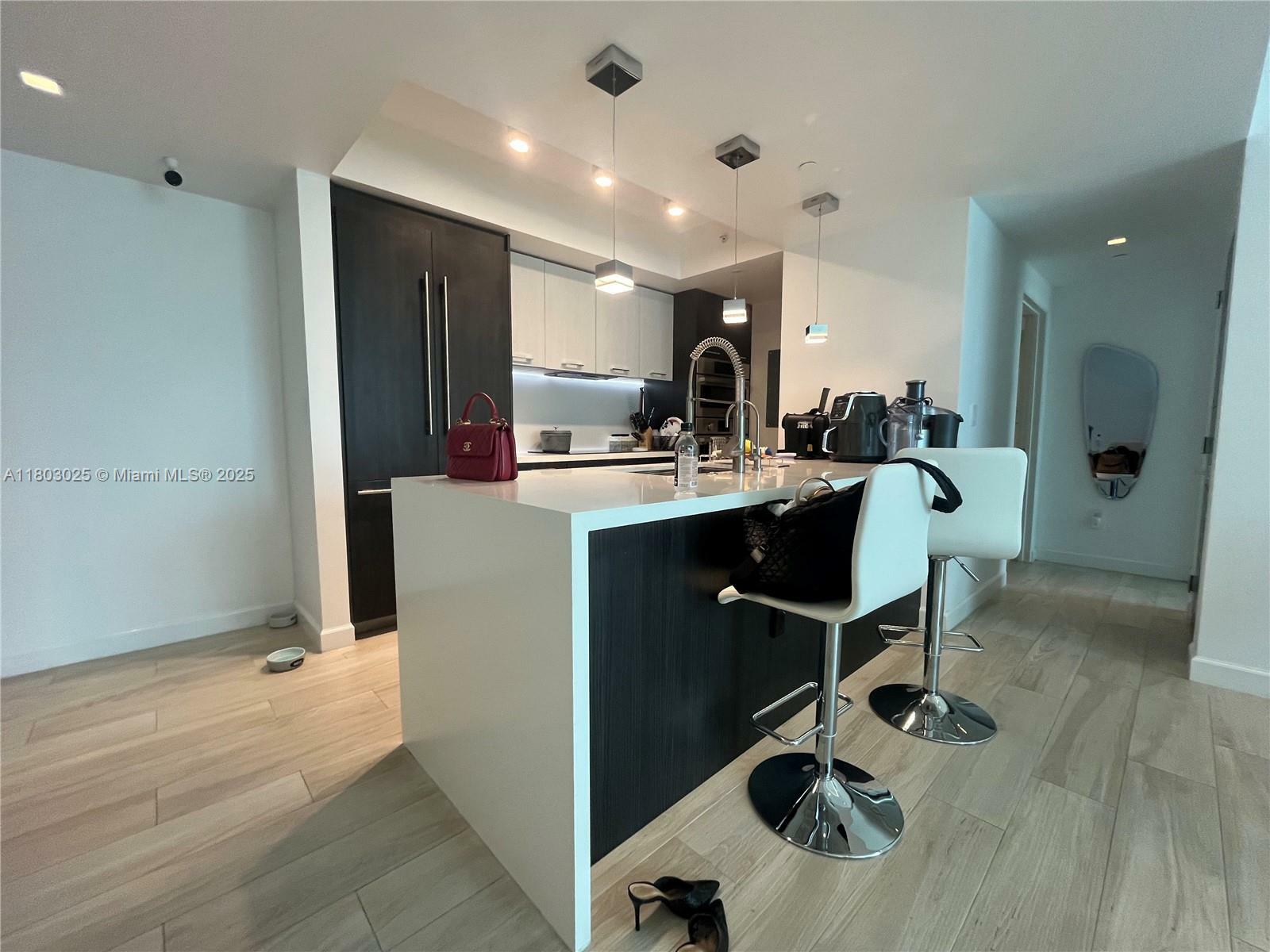 Property Photo: 500 Brickell Ave 2203 FL 33131