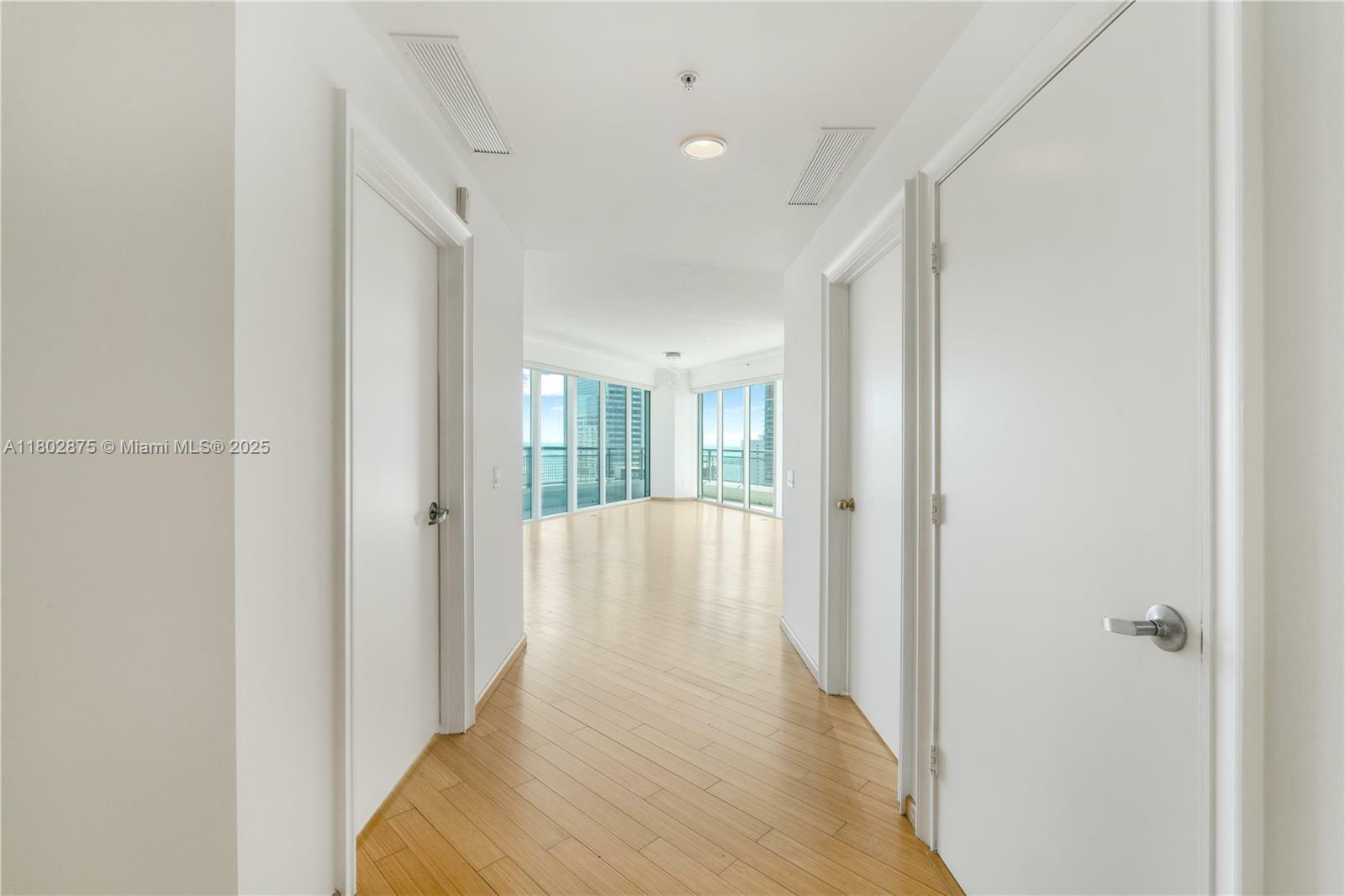 Property Photo: 60 SW 13th St 2100 FL 33130