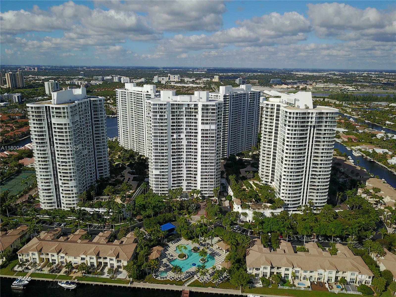 Property Photo: 21055 Yacht Club Dr 1707 FL 33180