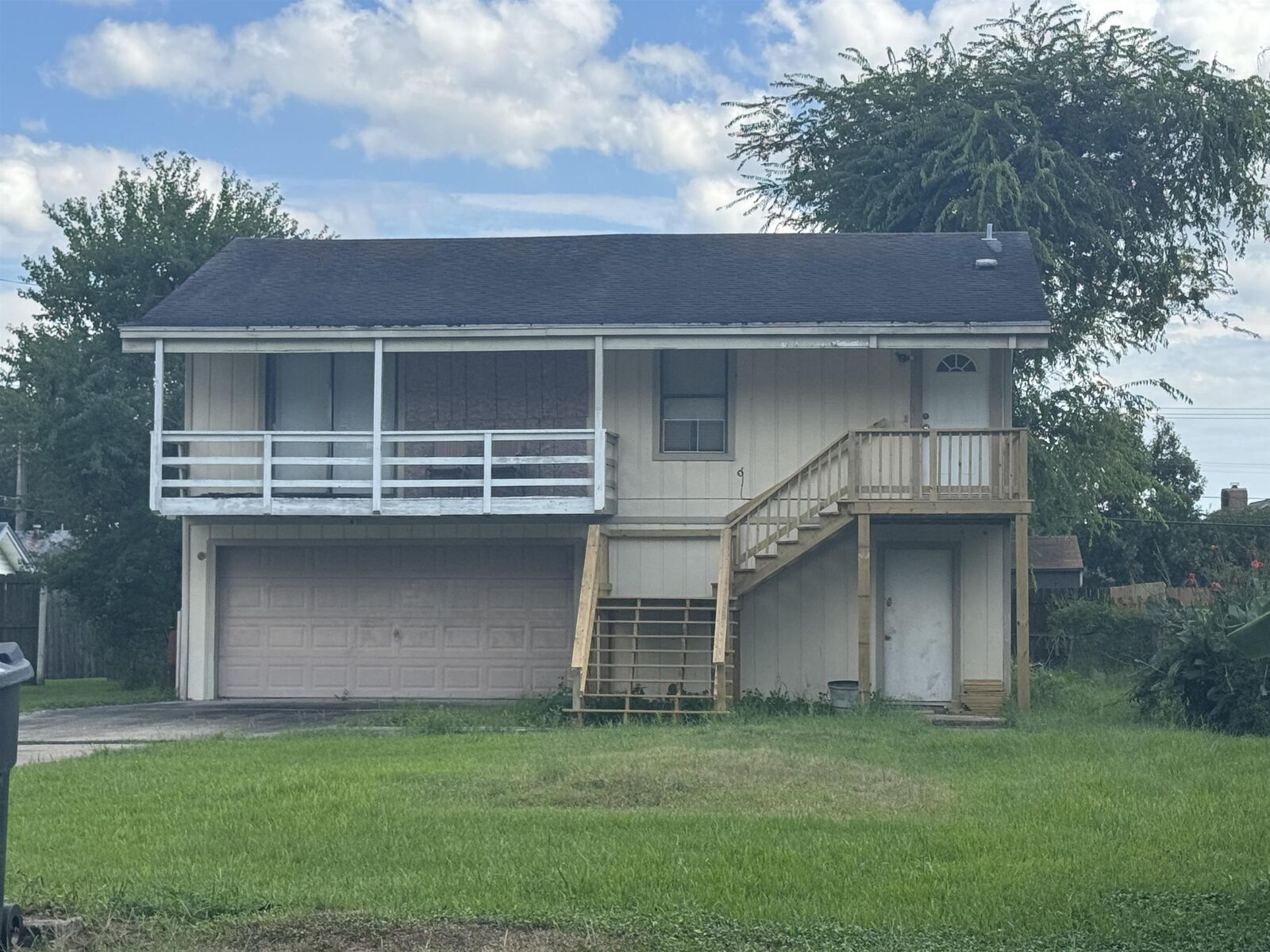 Property Photo: 511 Atlanta Ave TX 77627