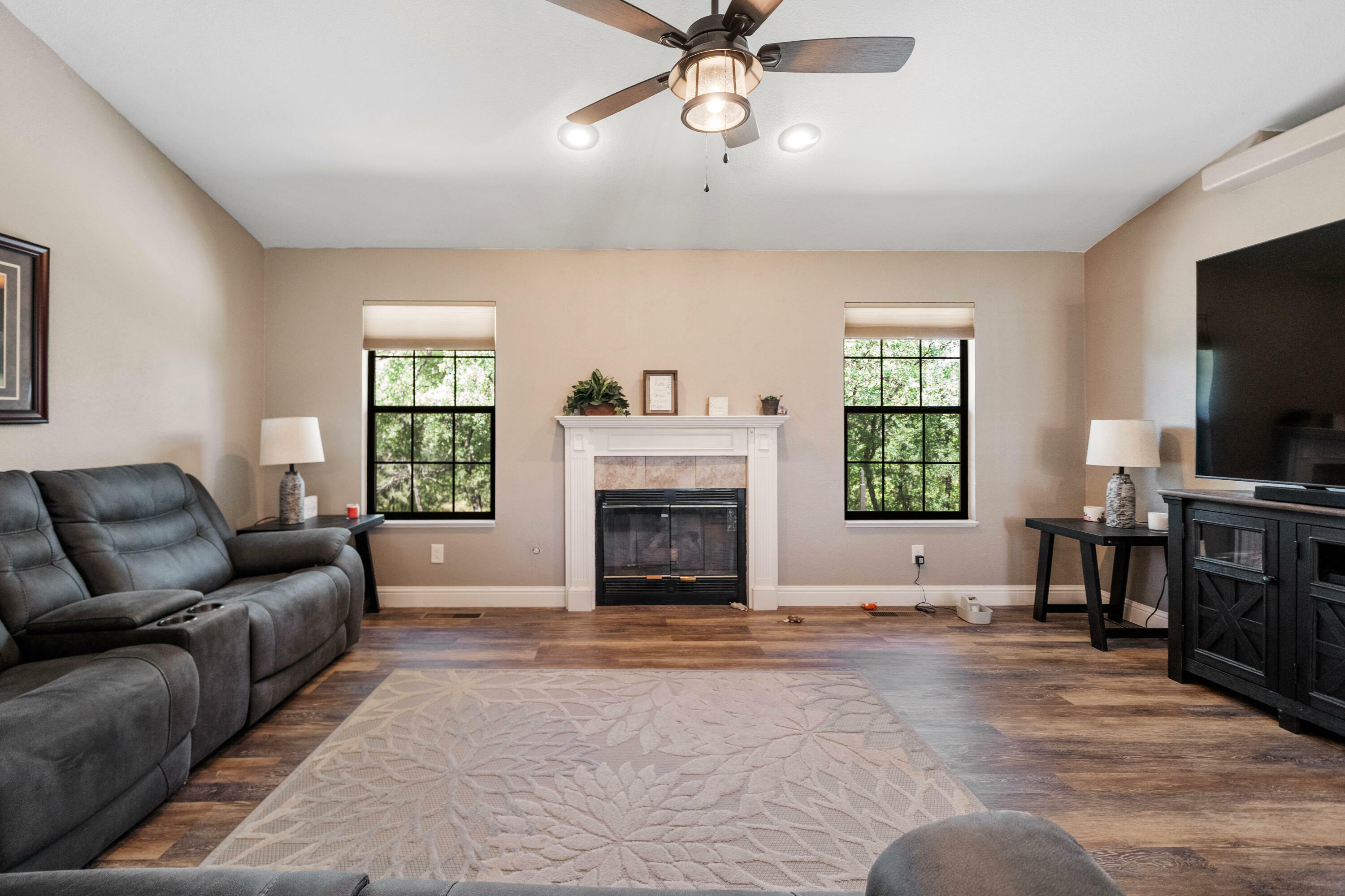 Property Photo: 3608 Oasis Road CA 96003