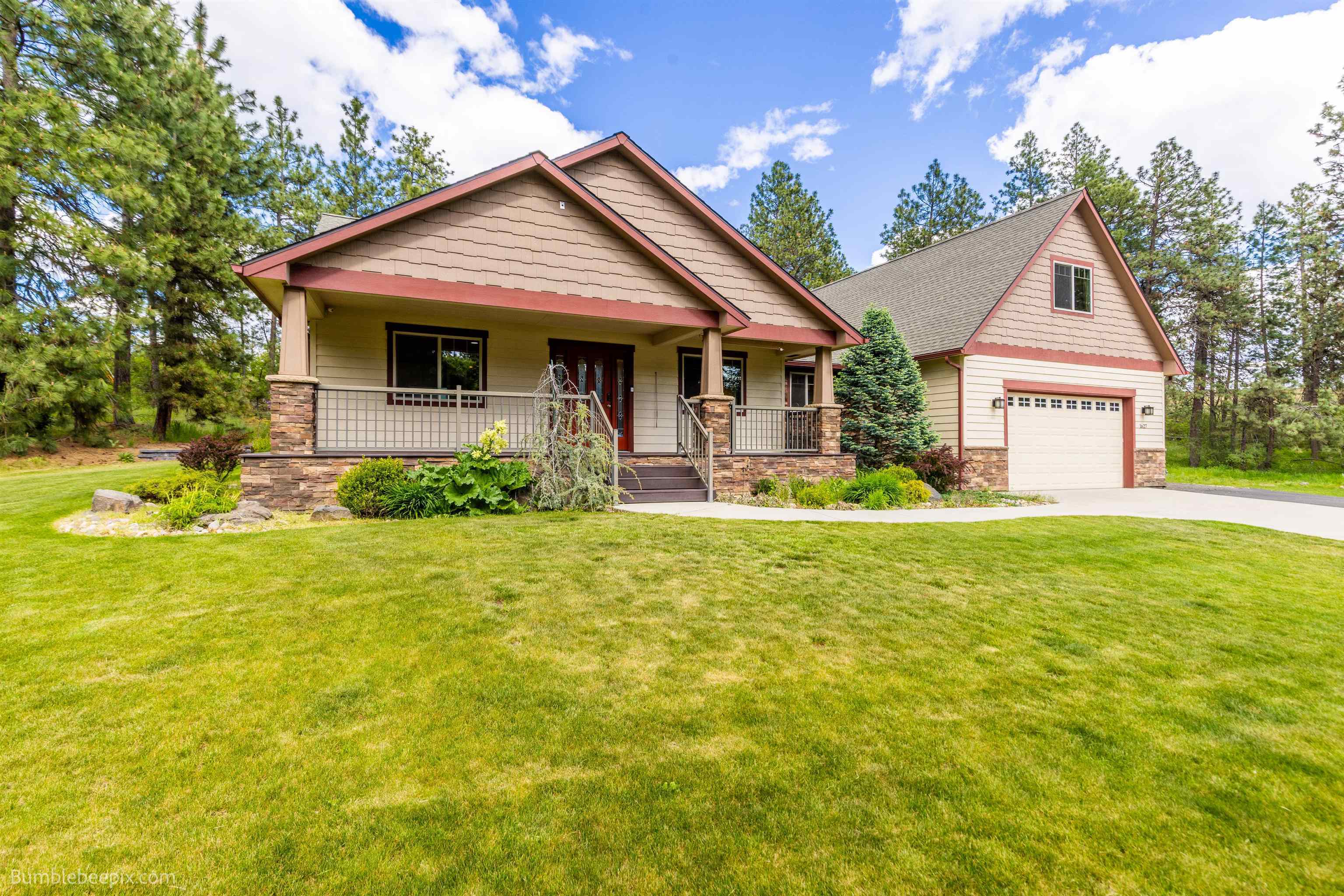 Property Photo: 1627 S Royal St WA 99224