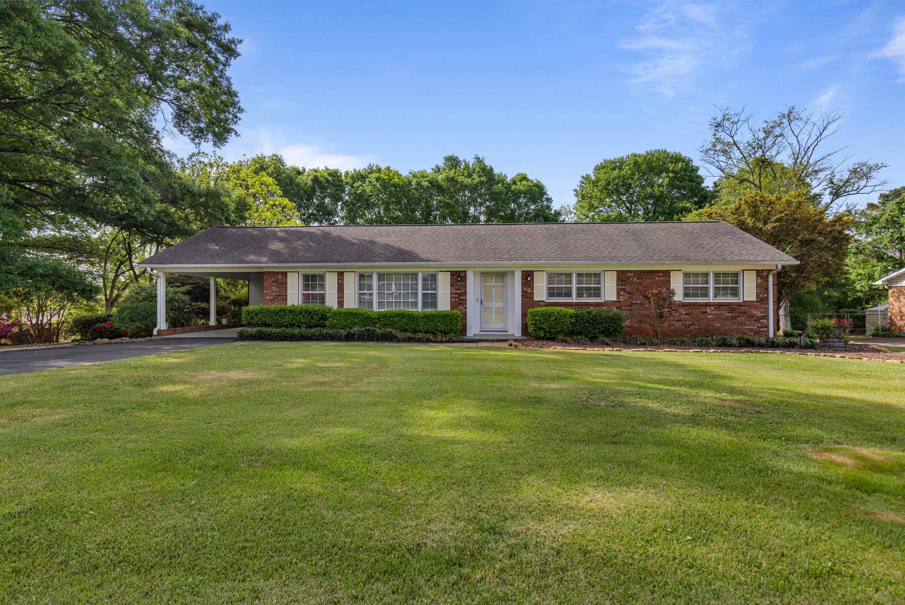 Property Photo:  8 Montford Avenue  SC 29316 