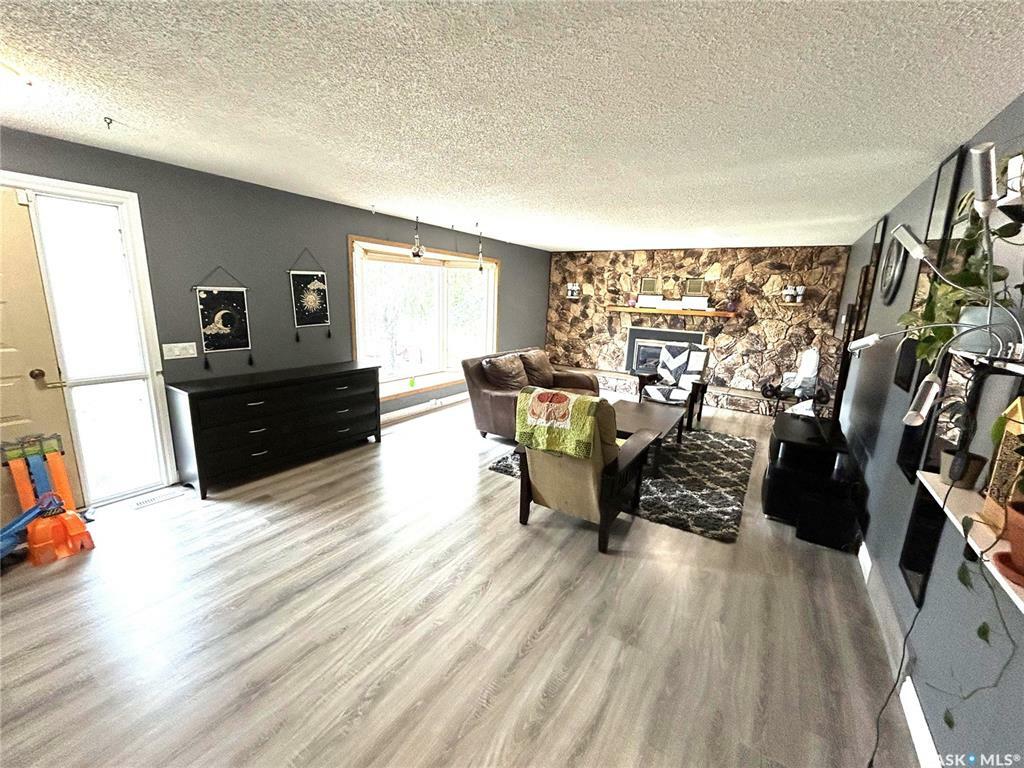 Property Photo: 356 Eastview Street SK S0N 0H0