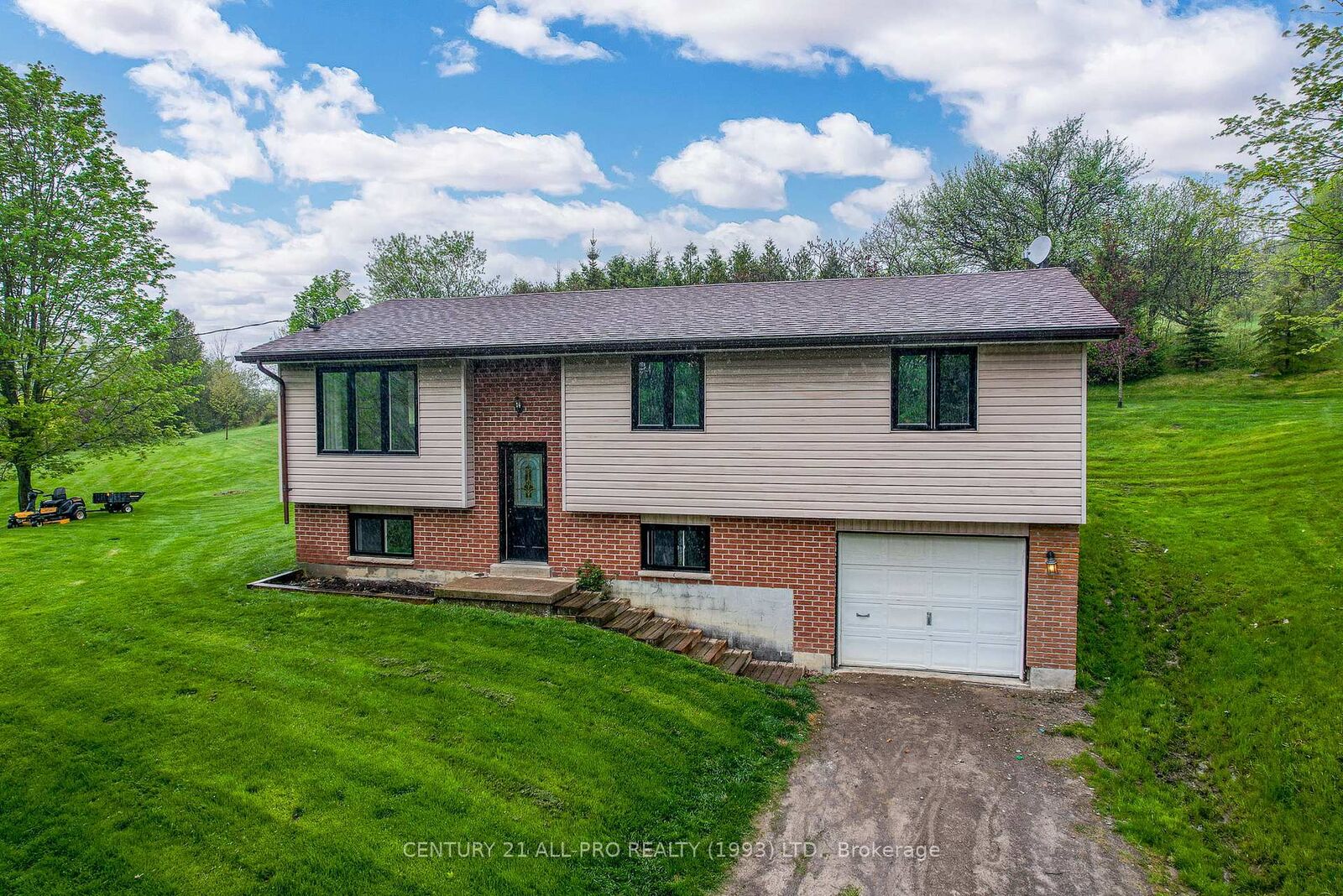 Property Photo:  3791 Harwood Road  ON K0K 1C0 