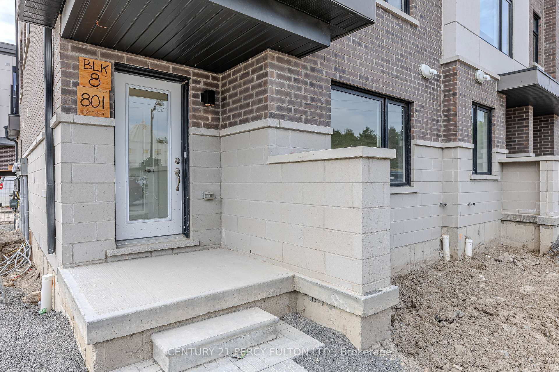 Property Photo: 1695 Dersan Street 809 ON L1V 2P8