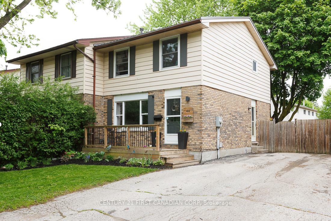 Property Photo: 44 Sasha Crescent ON N6E 2M5