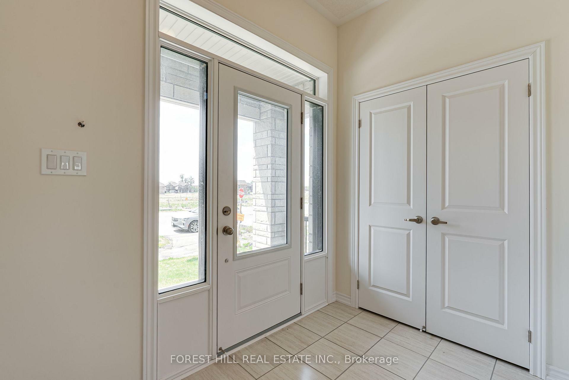 Photo de la propriété: 138 Terry Fox Drive ON L9J 0L8