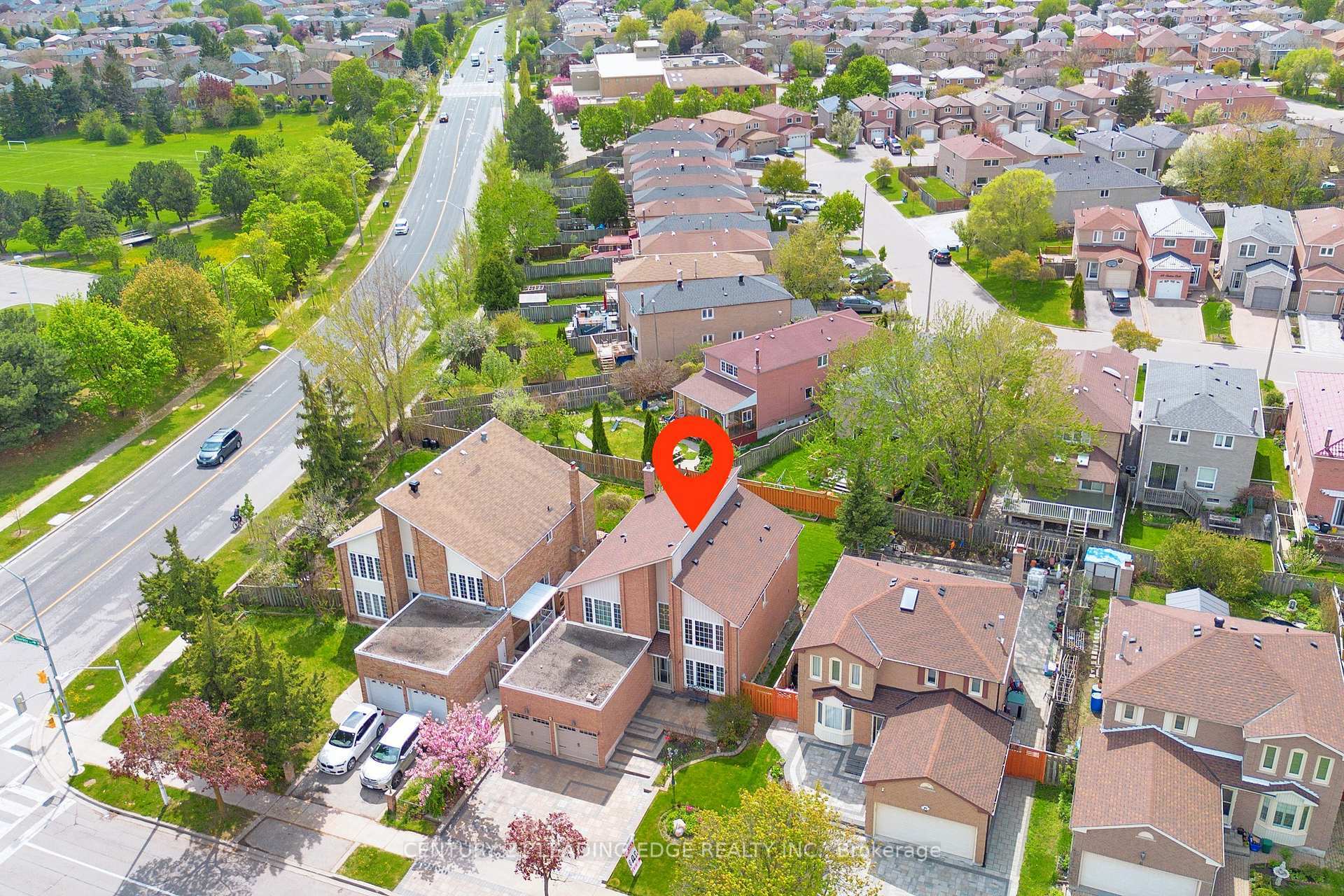 Property Photo: 4 Townley Avenue ON L3S 1C9