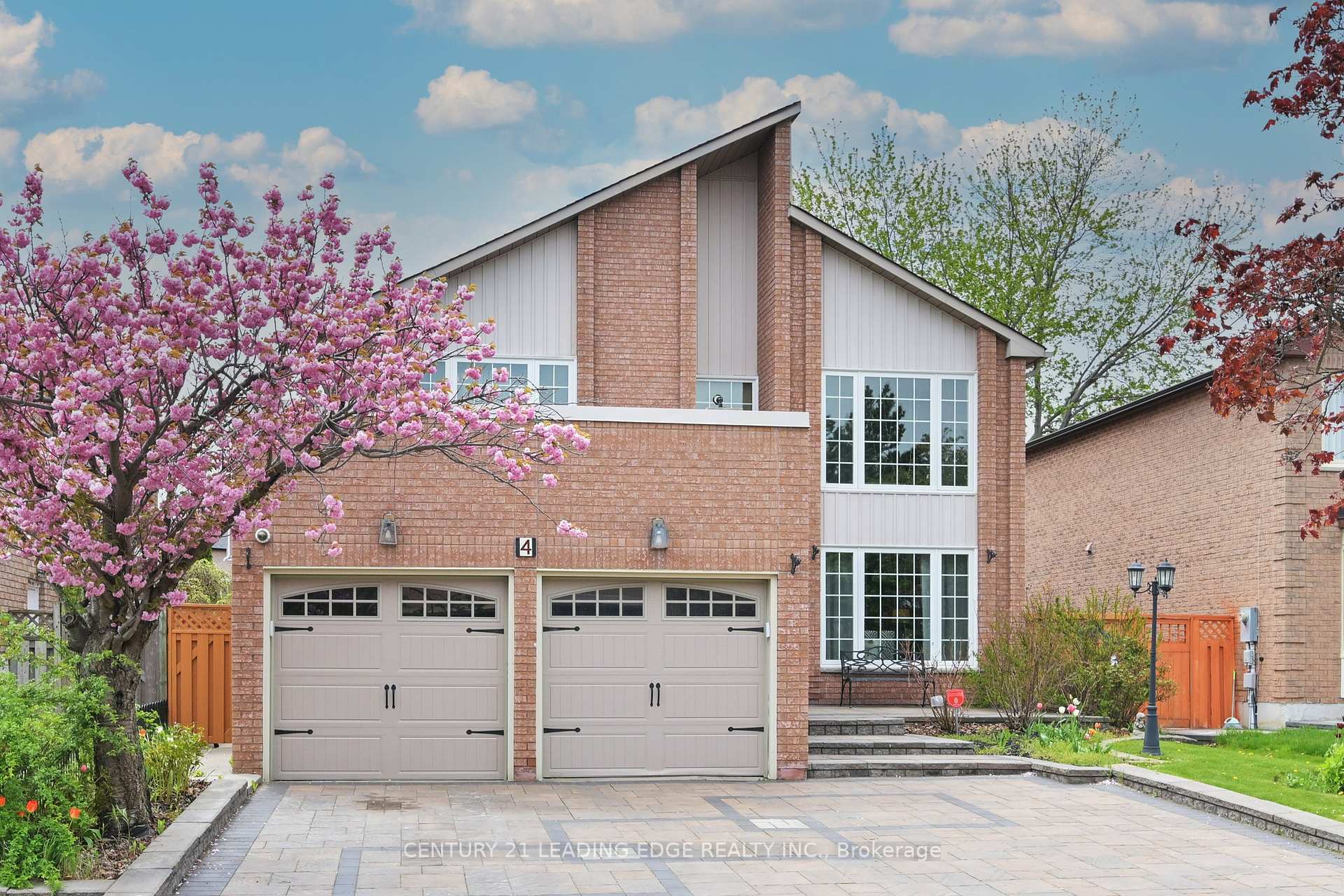 Property Photo: 4 Townley Avenue ON L3S 1C9