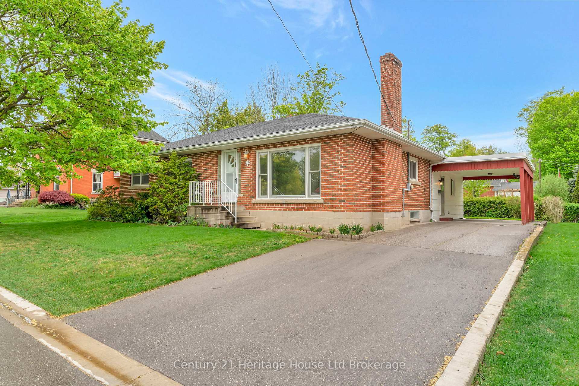 Property Photo: 18 Victoria Street ON N0J 1P0
