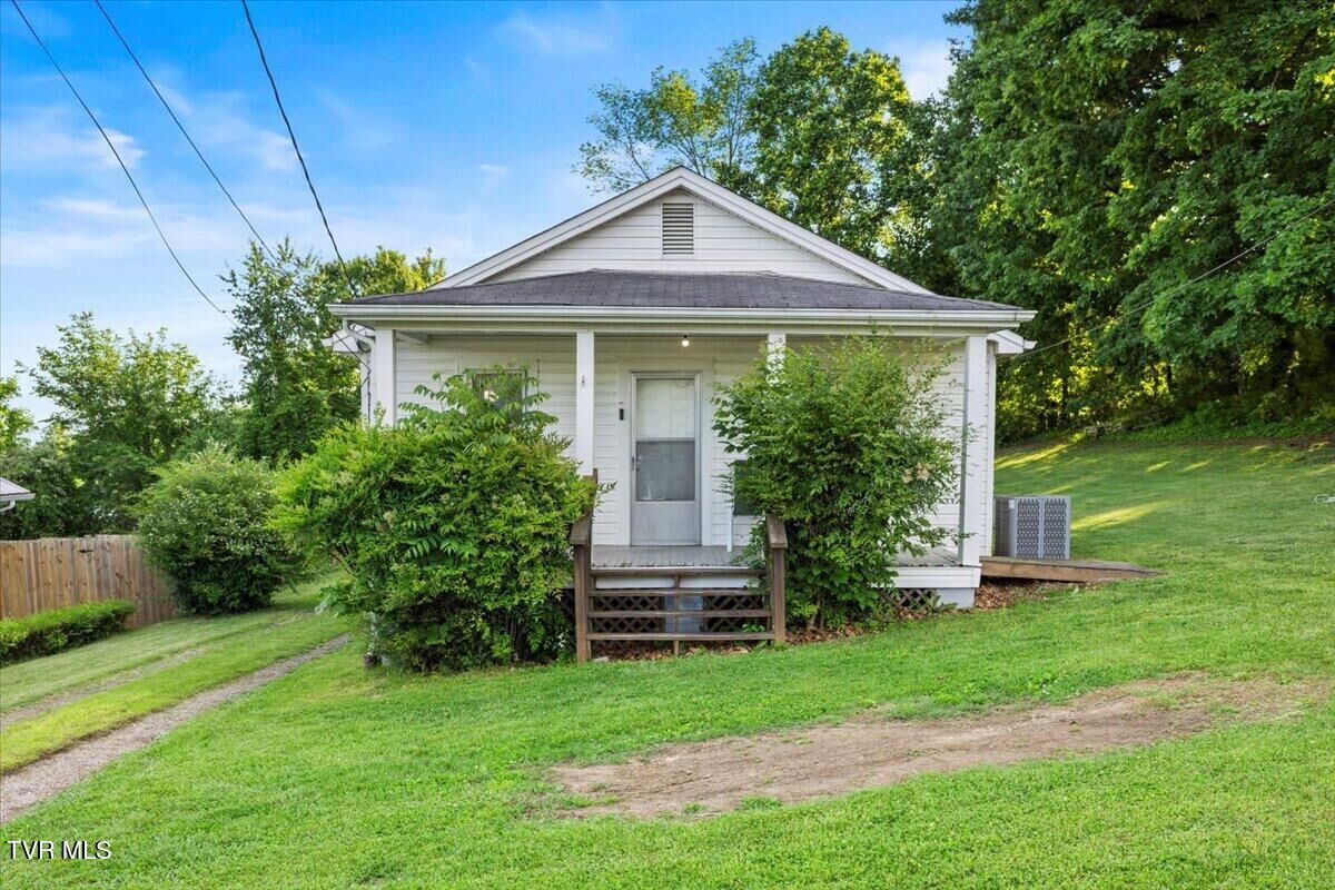Property Photo:  136 Holcomb Street  TN 37660 