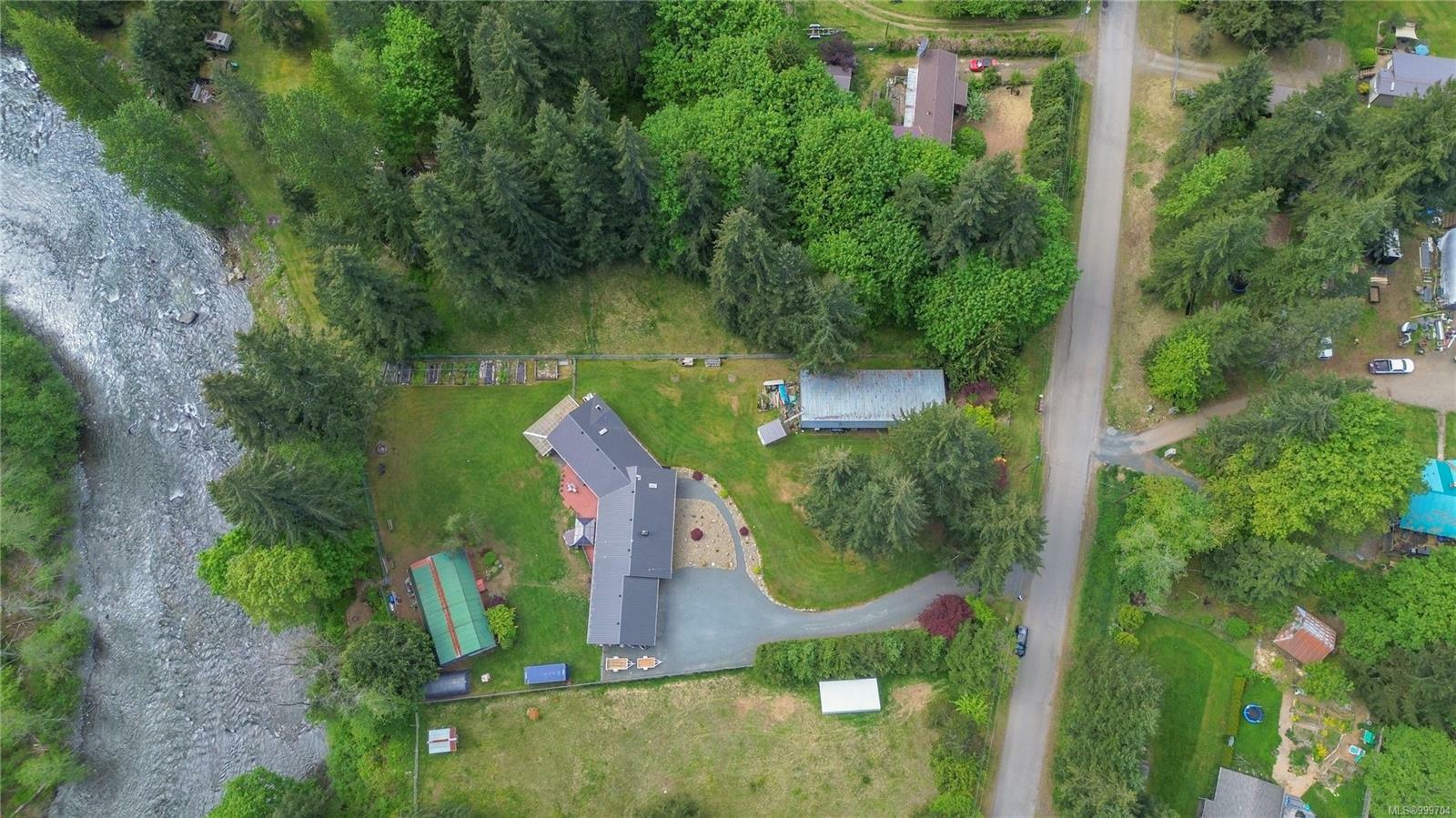 Property Photo: 3730 James Cres BC V9J 1E9