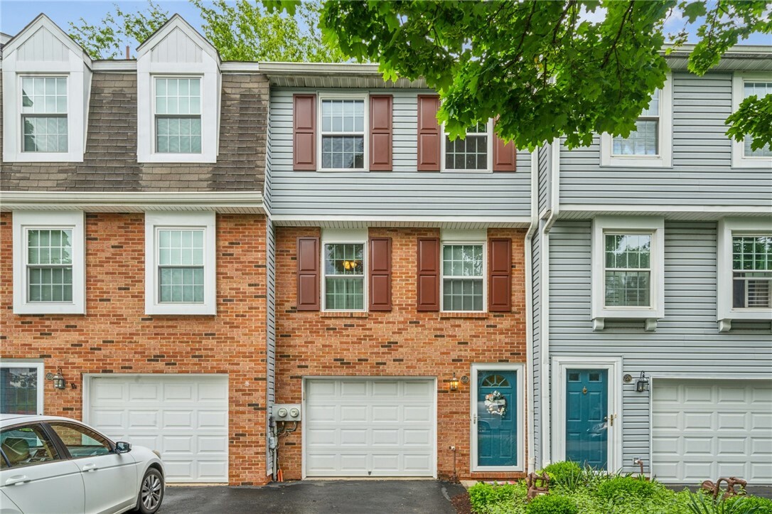 226 Green Ct  Castle Shannon PA 15234 photo