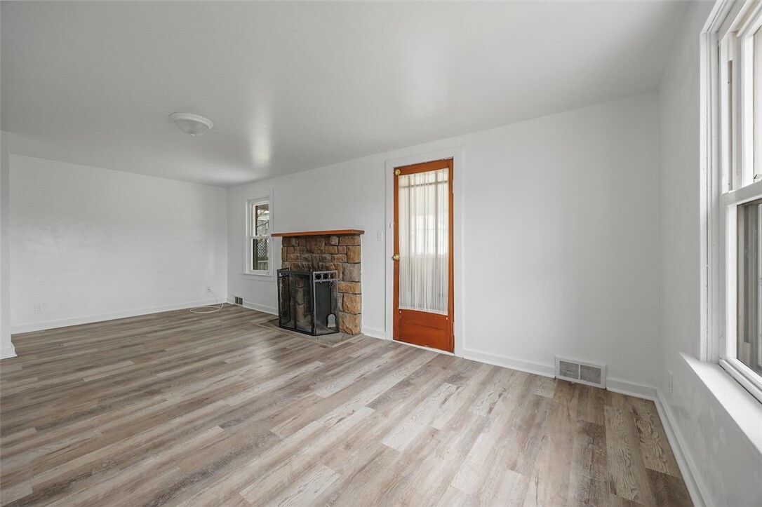 Property Photo: 1 Core St PA 15301