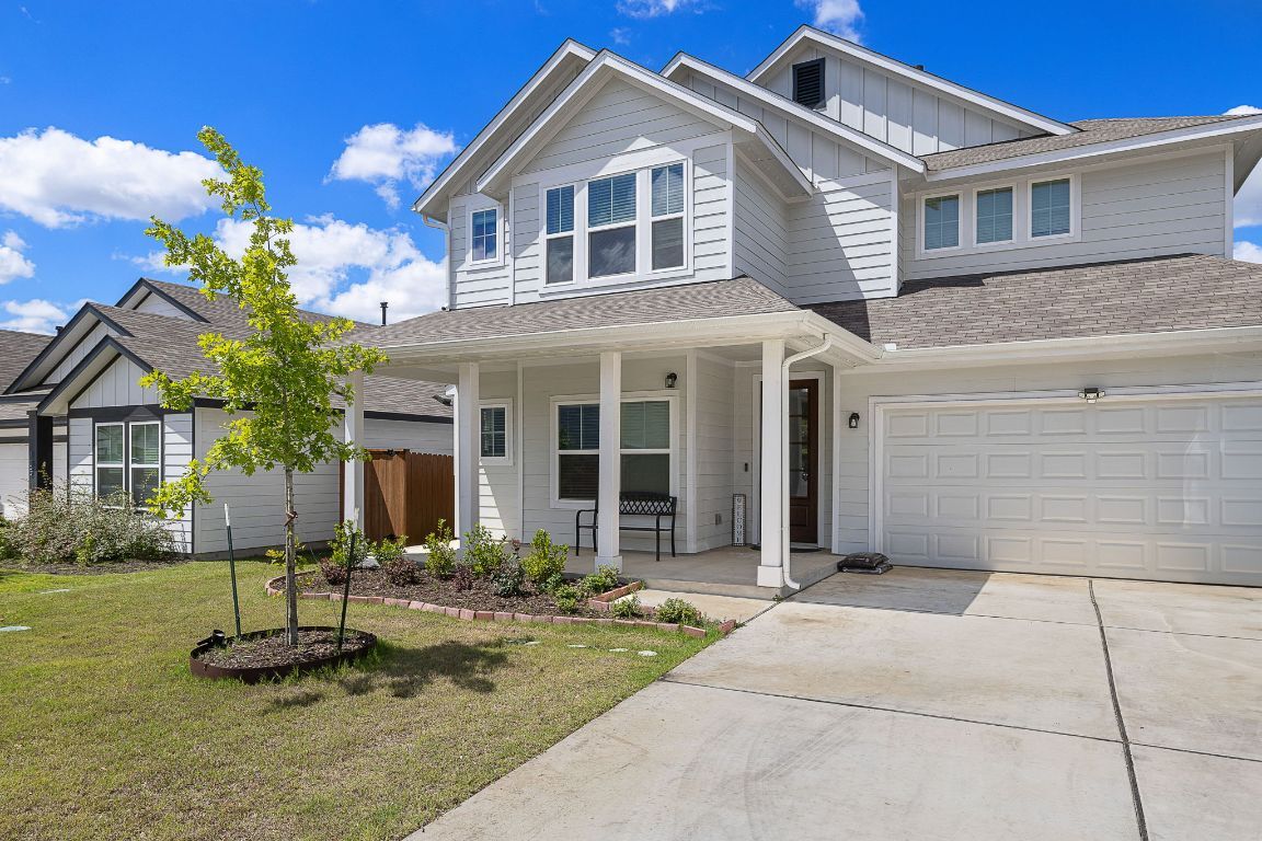 Property Photo: 109 Broken Oak Drive TX 78642