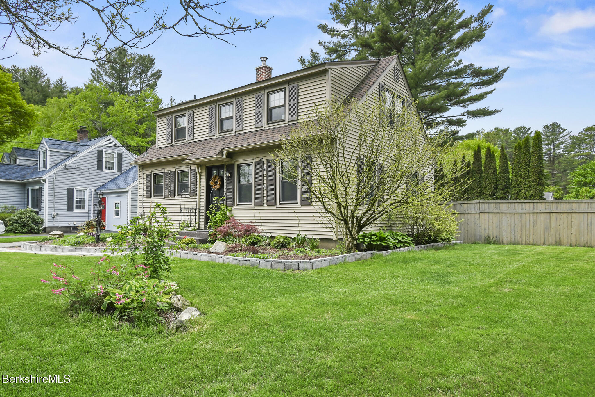 Property Photo: 142 Jason St MA 01201