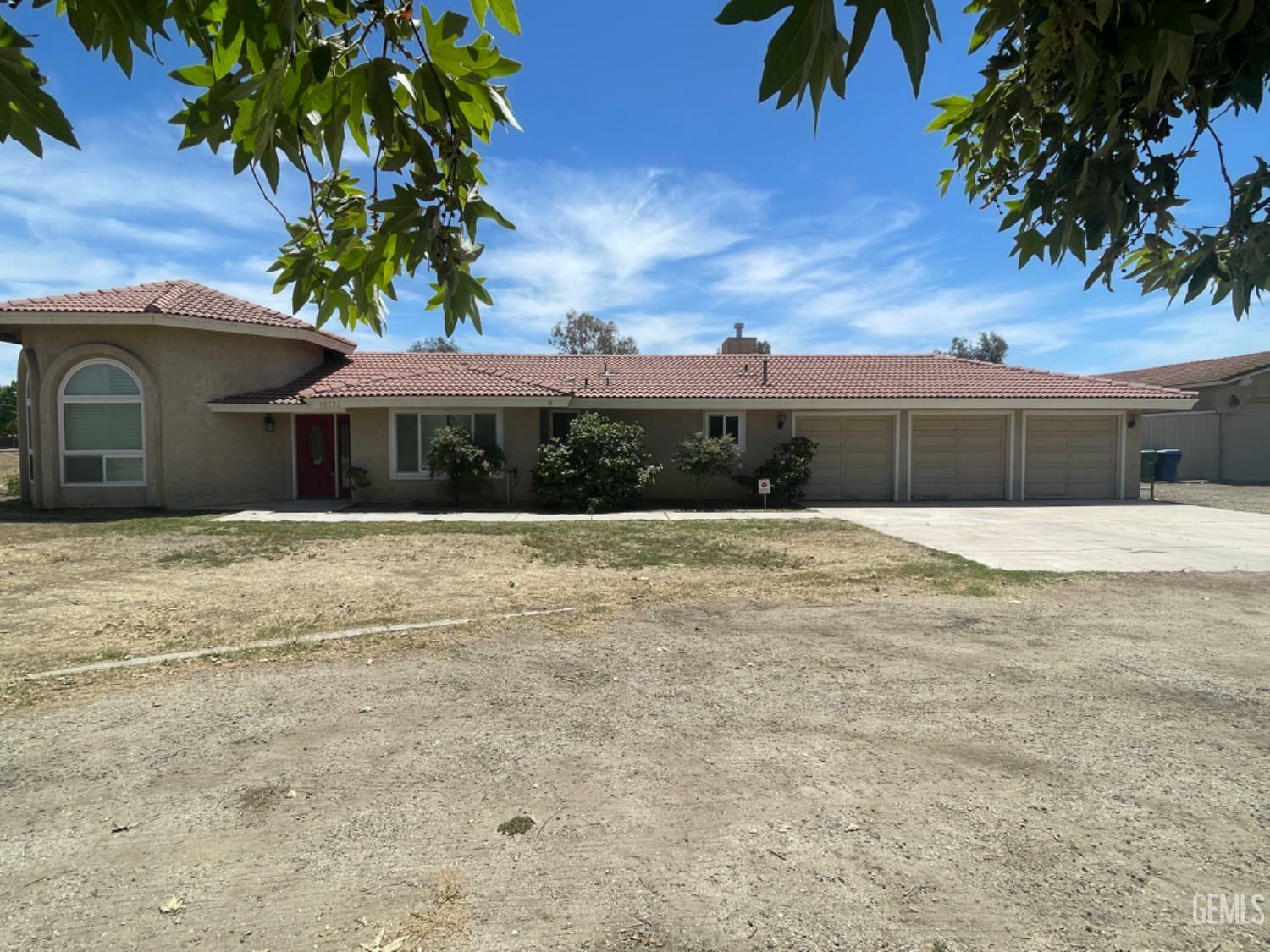 Property Photo: 16131 Winfield Avenue CA 93314