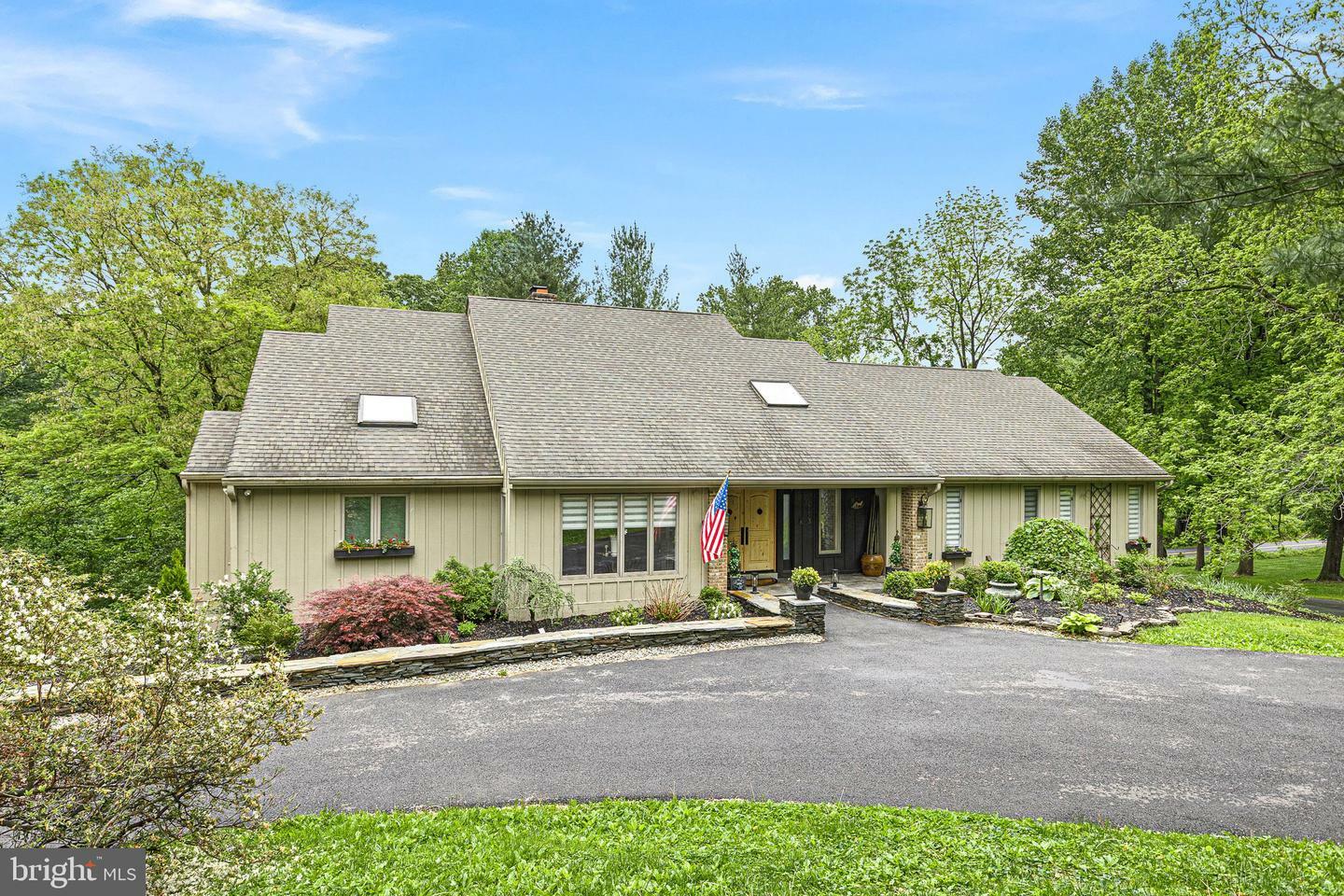 Property Photo: 113 Haywood Road DE 19807