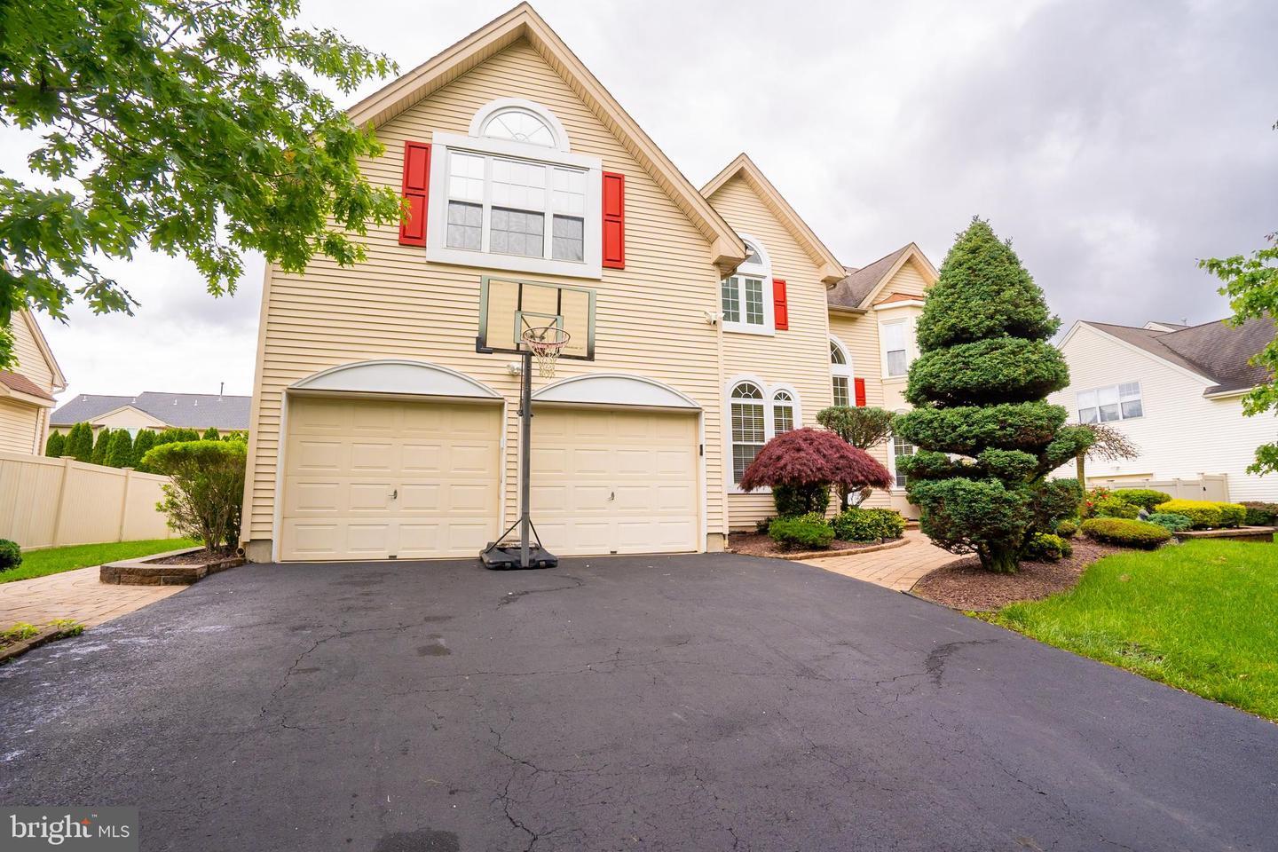 Property Photo: 4 Bernadette Circle NJ 08852
