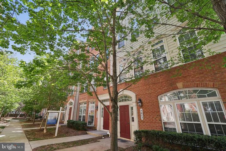 Property Photo: 5615 Harrington Falls Lane K VA 22312
