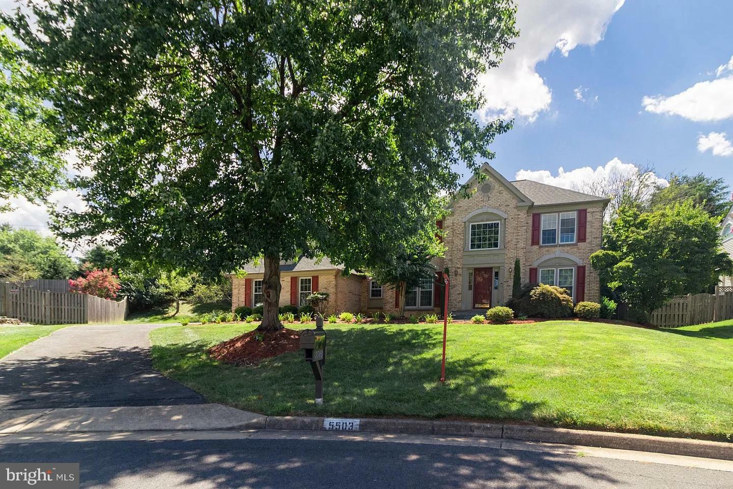 Property Photo: 5503 Chestermill Court VA 22030