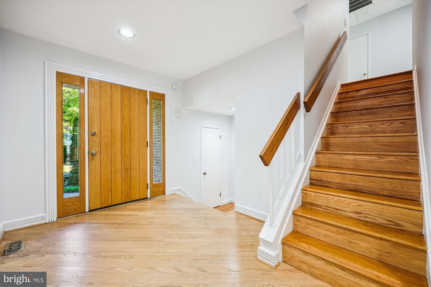Property Photo: 7916 Cypress Grove Lane MD 20818