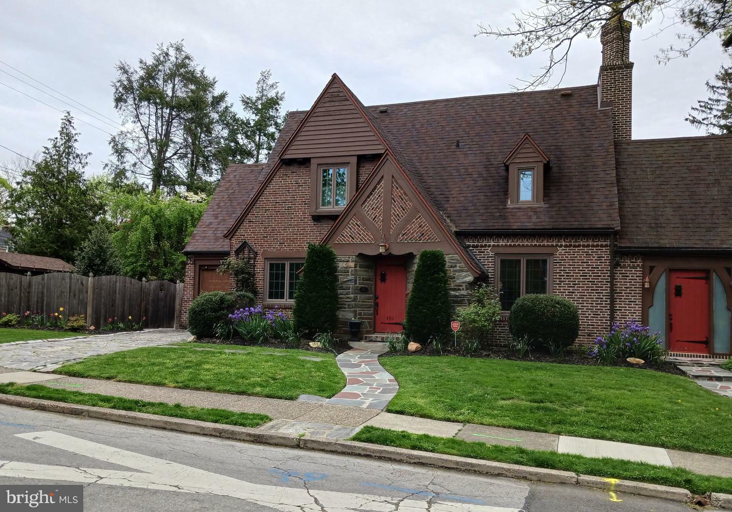 Property Photo: 401 Irvington Road PA 19026