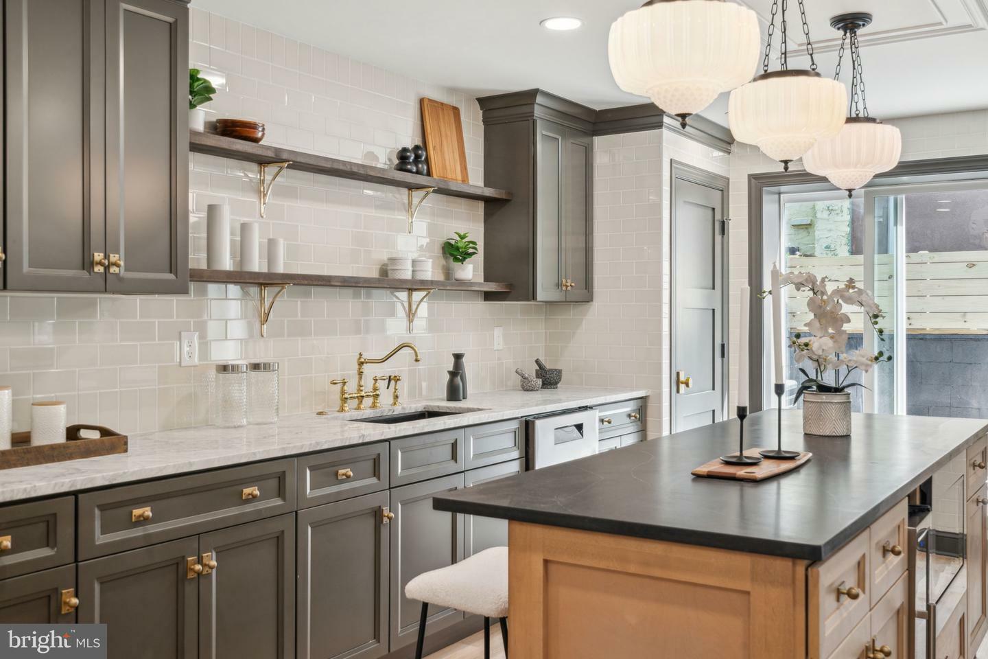 Property Photo: 826 Tasker Street PA 19148