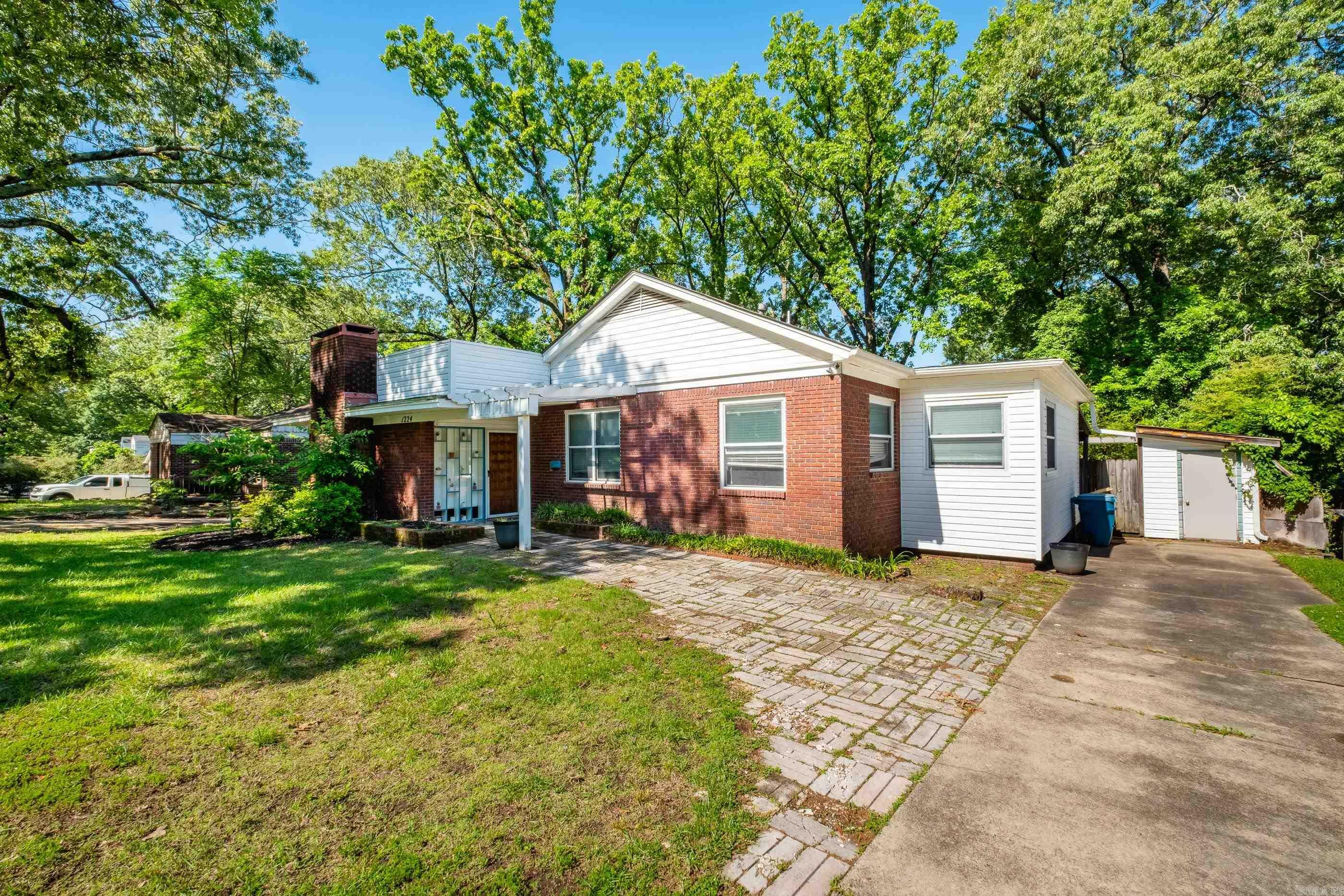 Property Photo: 1224 S Fillmore Street AR 72204