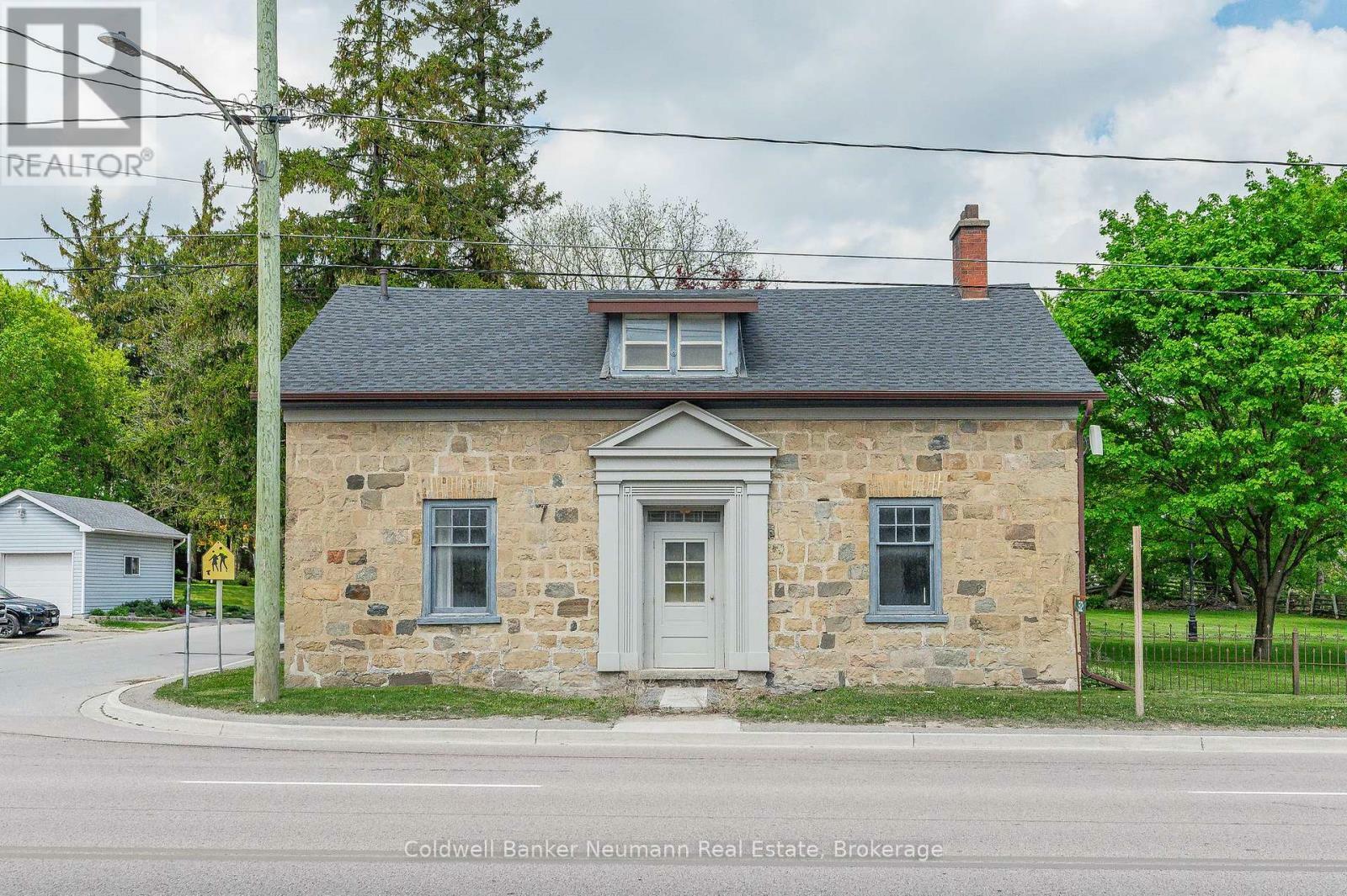 Property Photo: 52 Brock Road South ON N0B 2J0