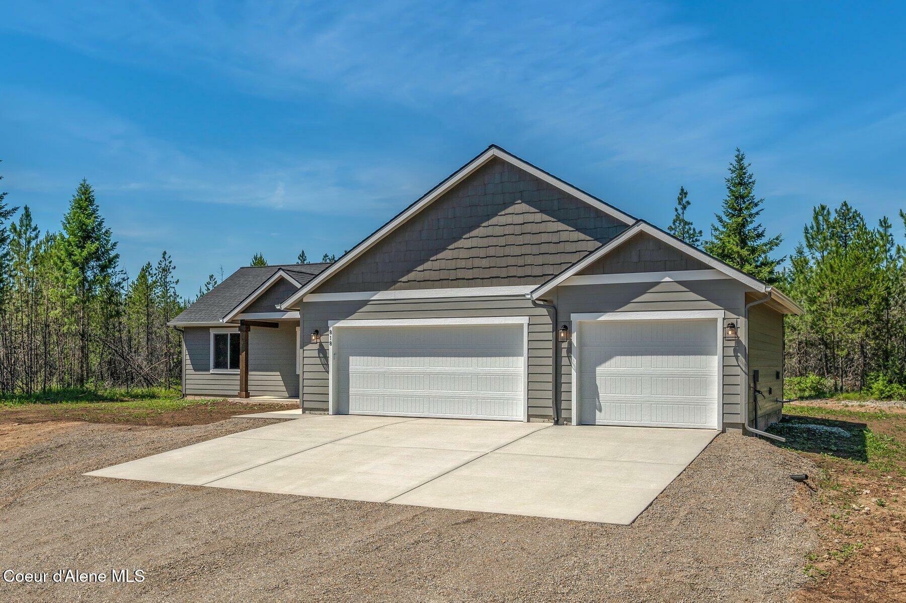 Property Photo:  818 Sawbuck Rd  ID 83869 