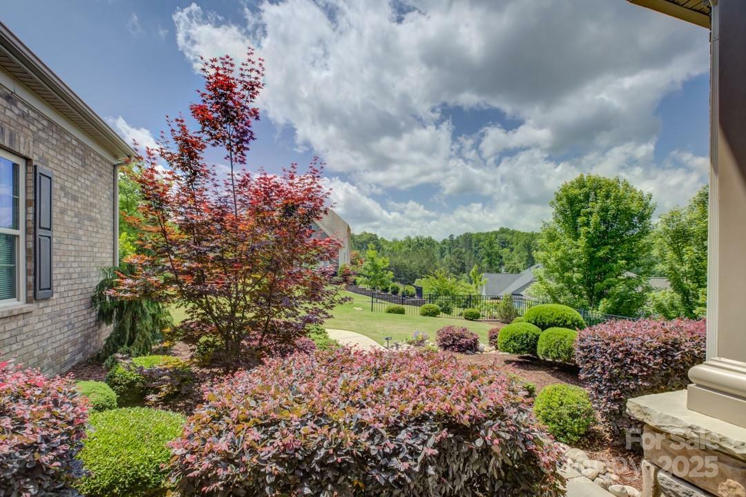 Property Photo: 14503 Crest Court NC 28278