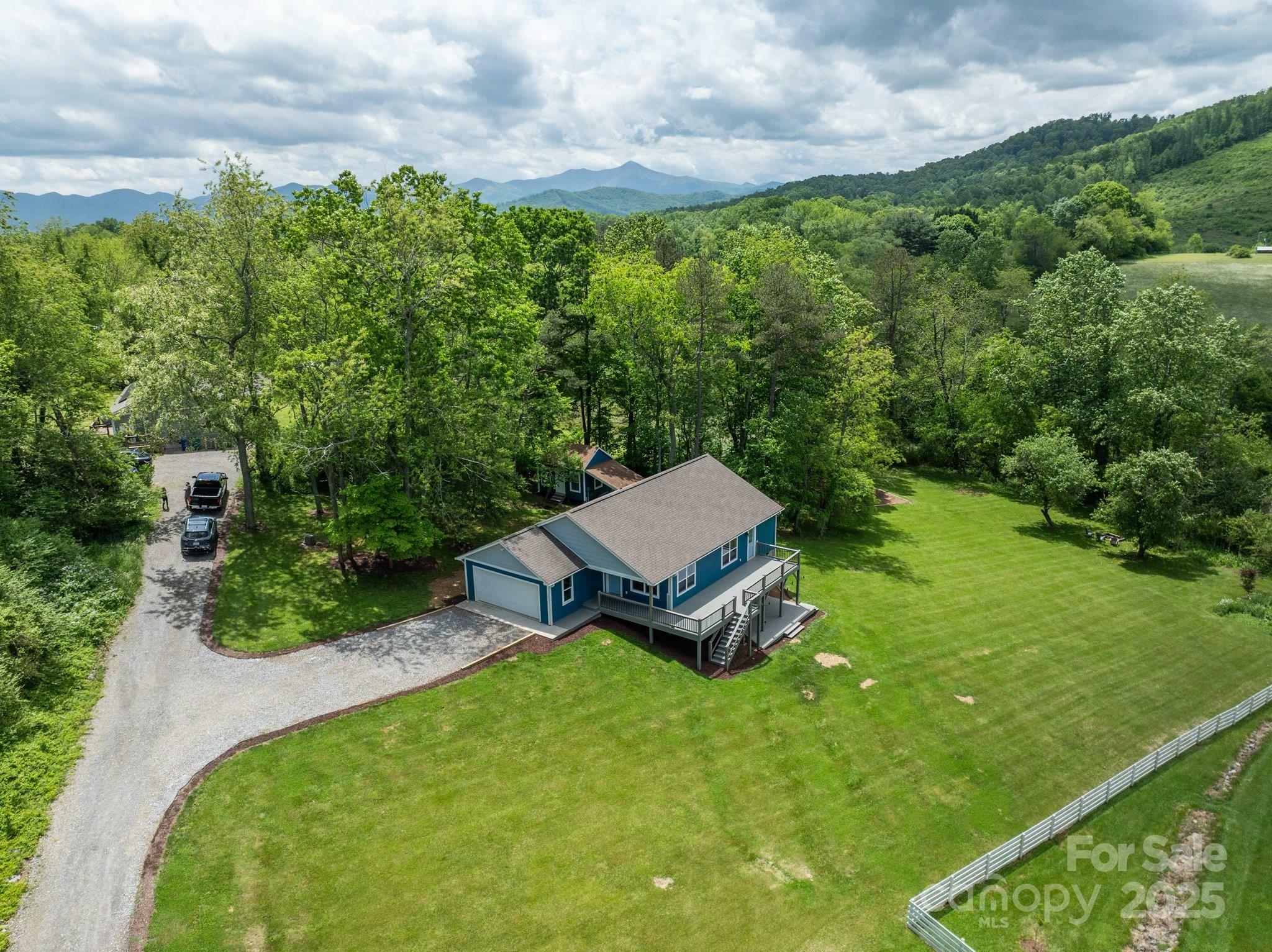 Property Photo: 123 Dapple Road NC 28715