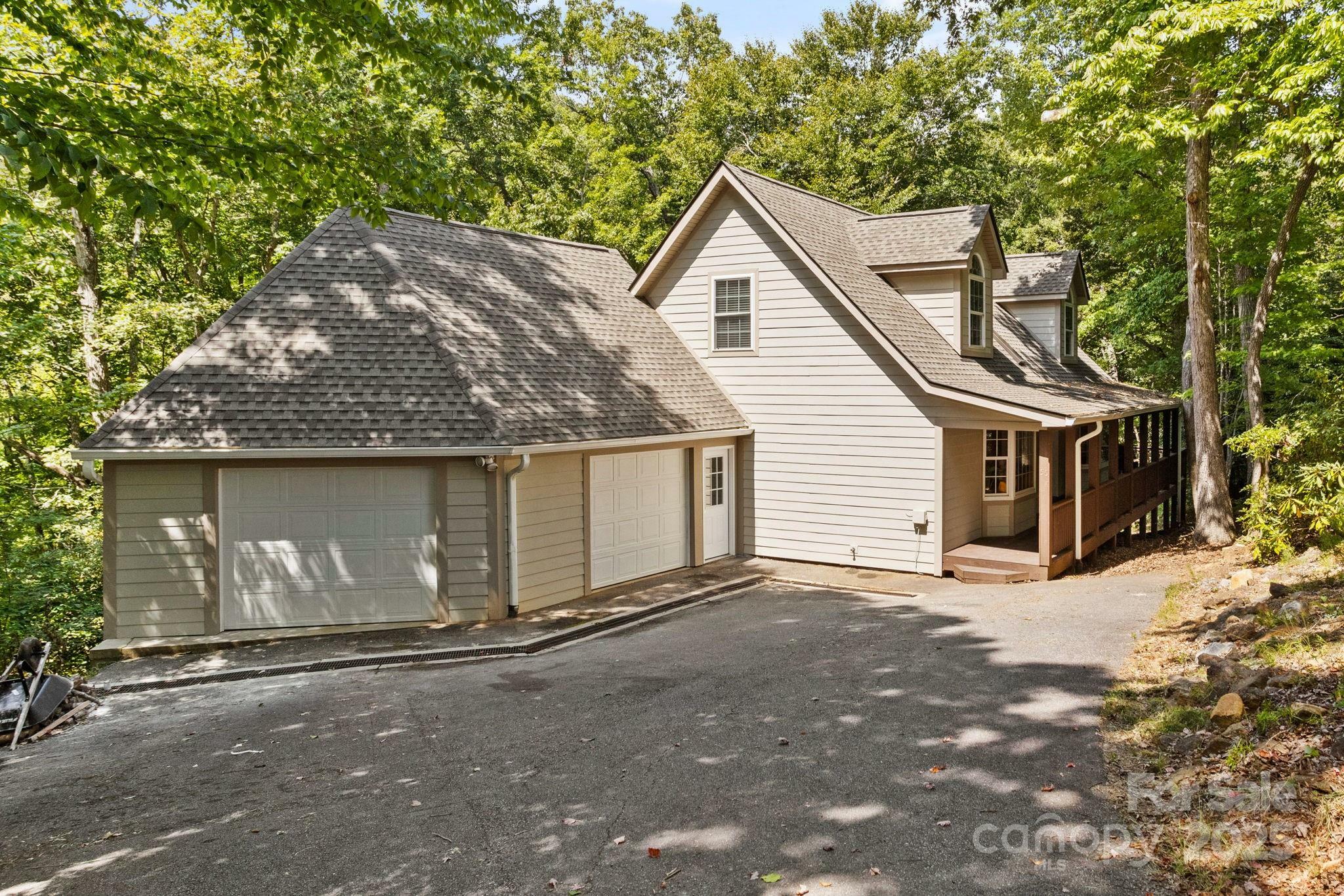 Property Photo: 55 Vintage Road NC 28715
