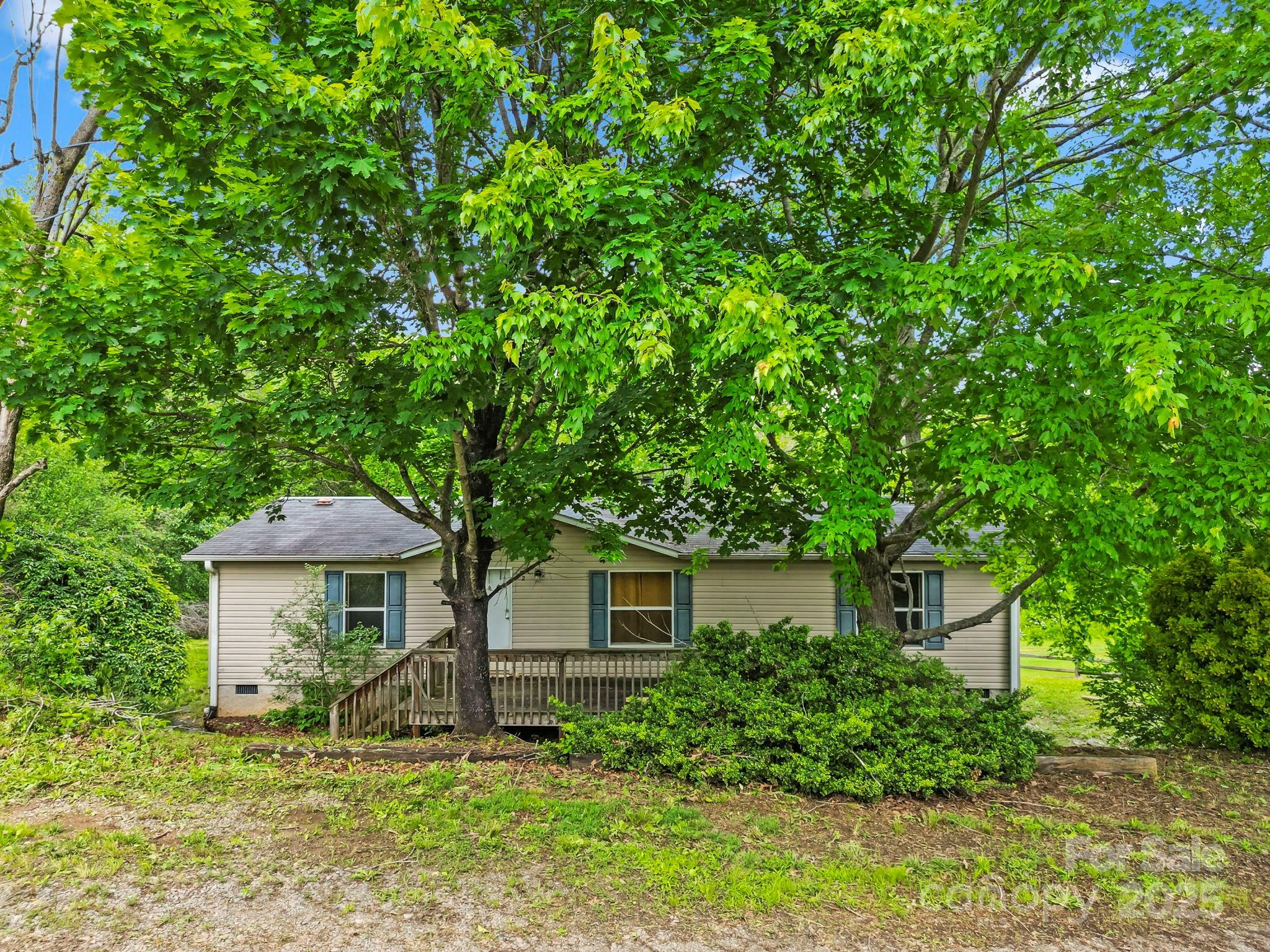 Property Photo: 32 Crosswinds Drive NC 28748